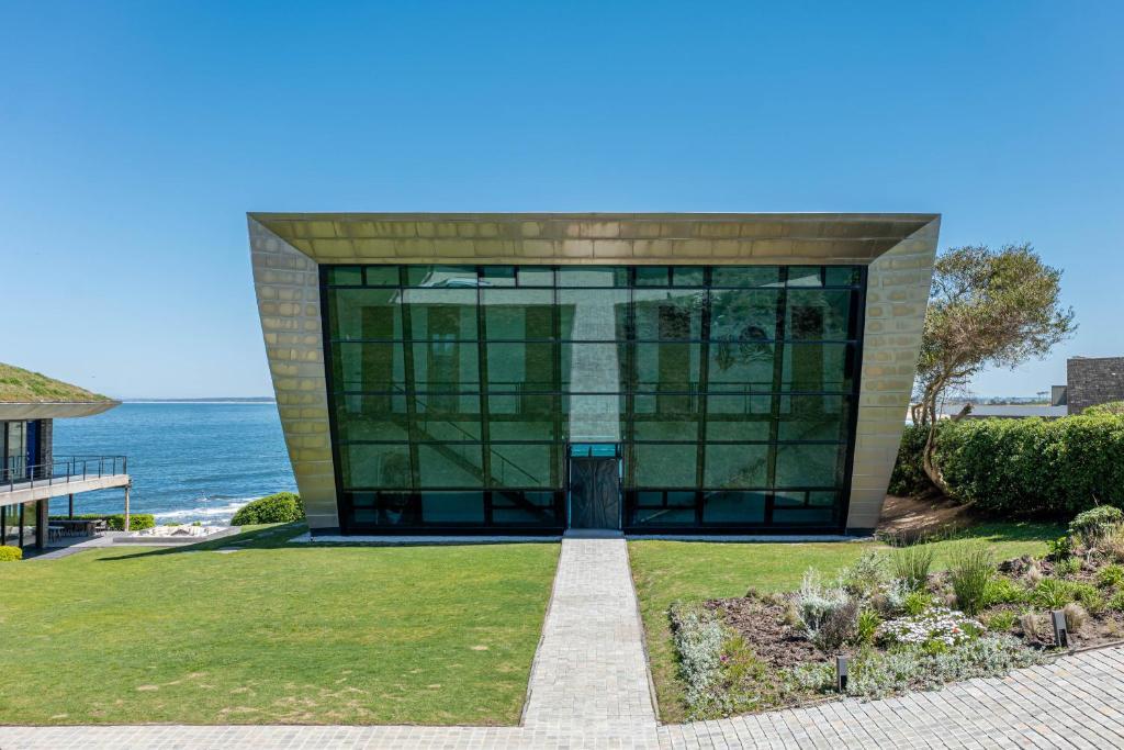 Playa Vik gallery image 2